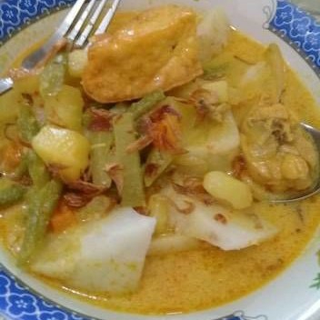 Ketupat Sayur Lontong