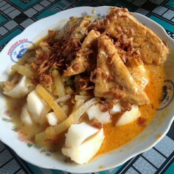 Ketupat Dan Lontong Sayur Tahu