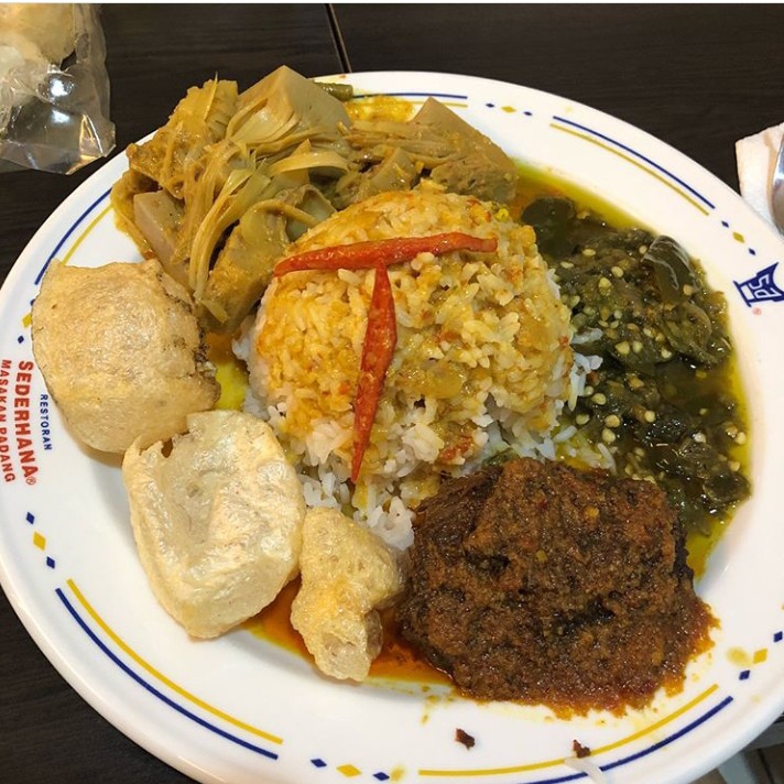 Kikil dan Nasi