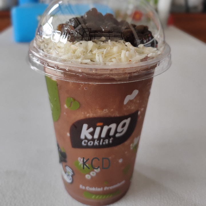 Coklat strawbery dengan keju serut ditambah dengan  topping boba