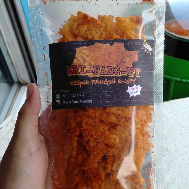 Kripik Pangsit Pedas Mix