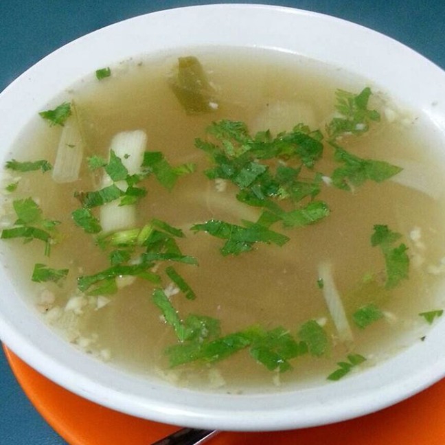 Kuah sop buntut