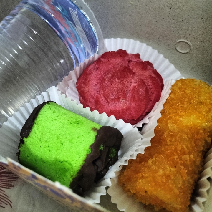 Kue Kotak Sesuai Pesanan