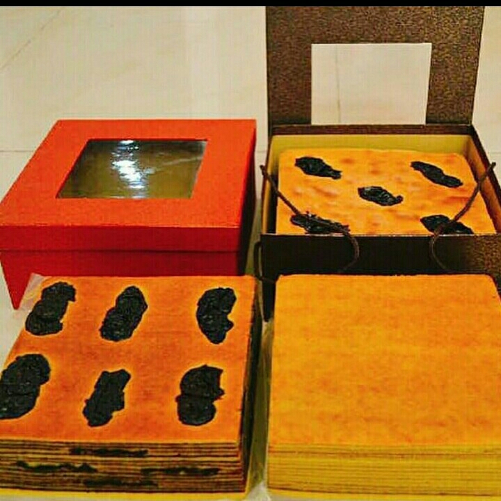 Kue Lapis Legit Prune dan Lapis Legit Keju atau Coklat 