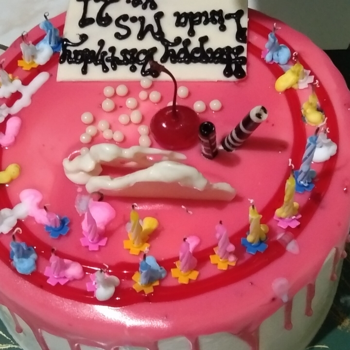 Kue Ulang Tahun Pink