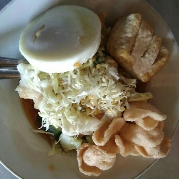 Kupat Tahu Mblabak Telur 