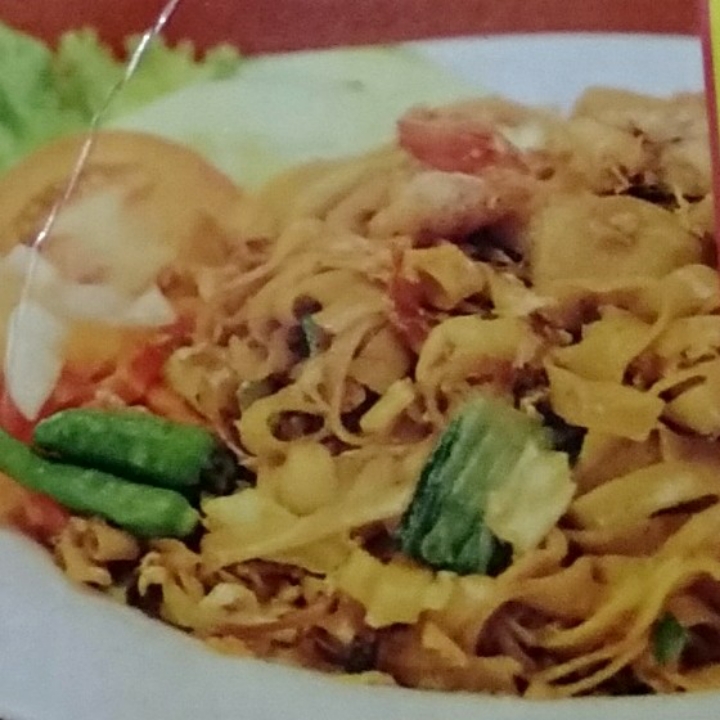 Kwetiau Goreng Ati Ampela Dan Pete