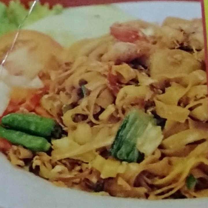 Kwetiau Goreng Sosis Ati Ampela Dan Pete