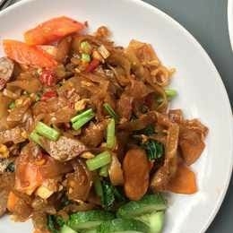 Kwetiaw Goreng Sosis