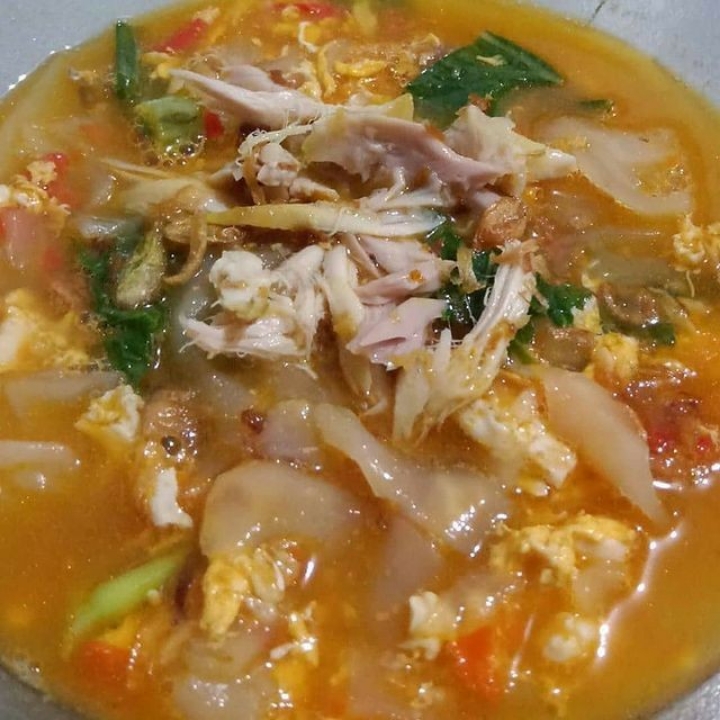 Kwetiaw kuah ayam