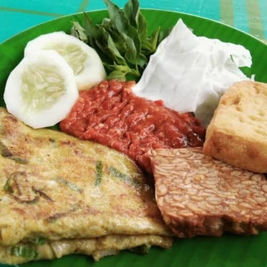 NASI LALAPAN TELUR