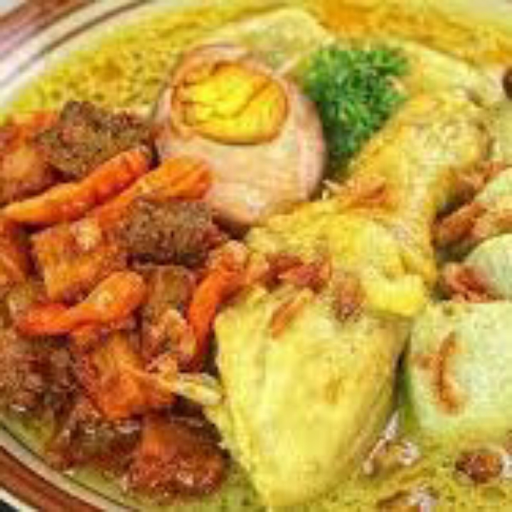 LONTONG OPOR