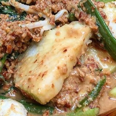 LONTONG PECEL