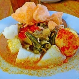 LONTONG SAYUR