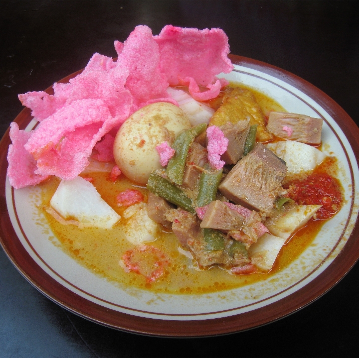 LONTONG SAYUR