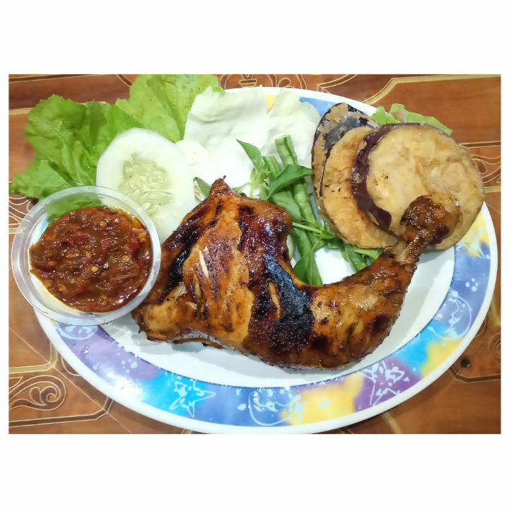 Lalapan Ayam Bakar