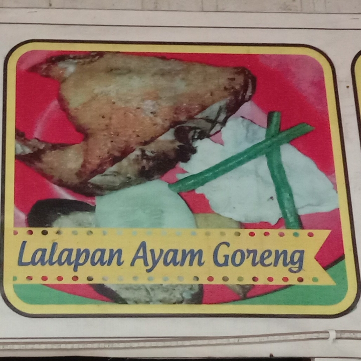 Lalapan Ayam Goreng