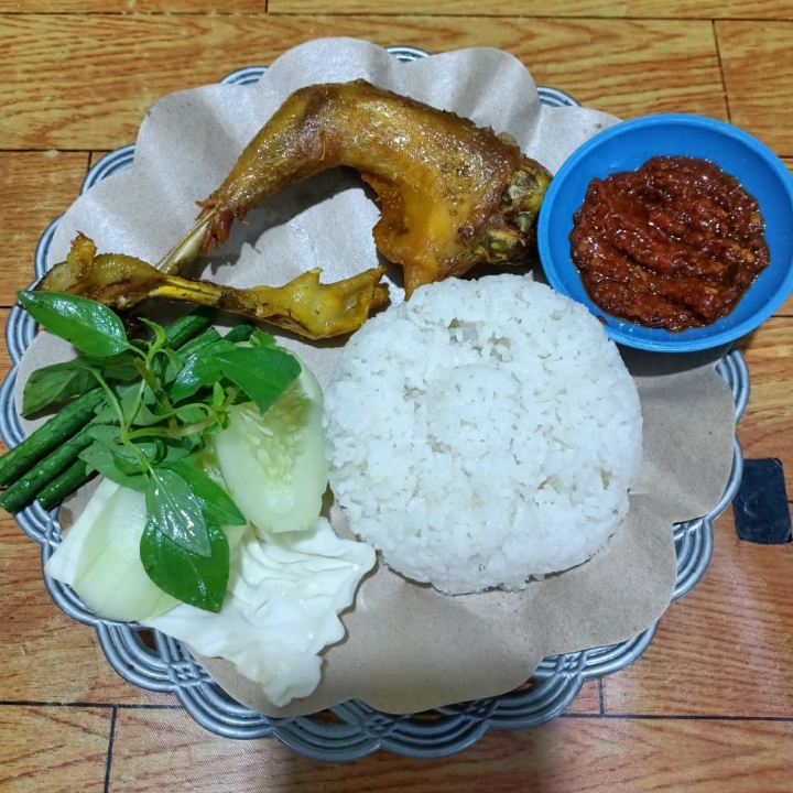 Nasi Ayam Goreng