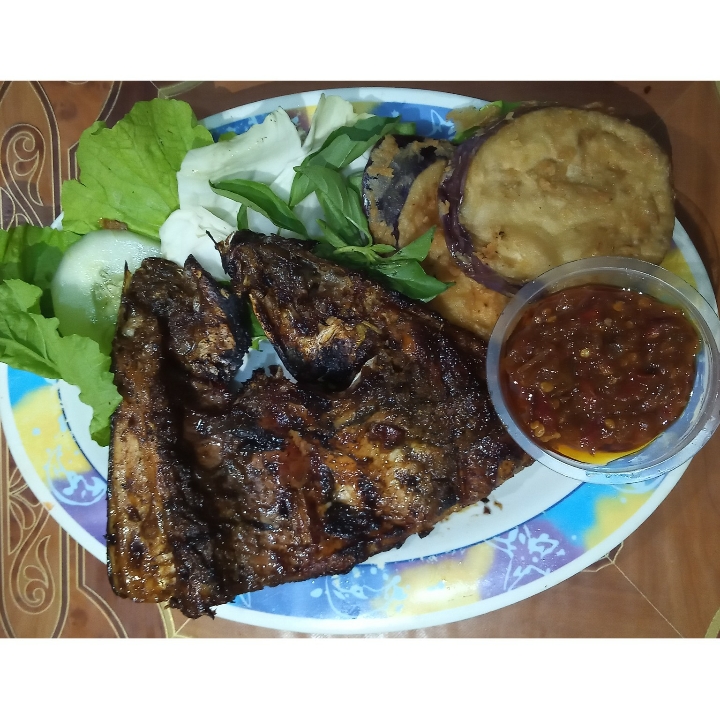 Lalapan Bandeng Bakar