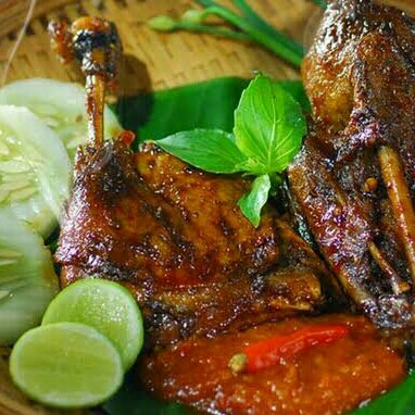 Lalapan Bebek Bakar Plus Nasi