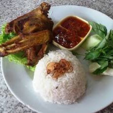 Lalapan Bebek Goreng