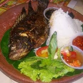 Lalapan Ikan Bakar Plus Nasi