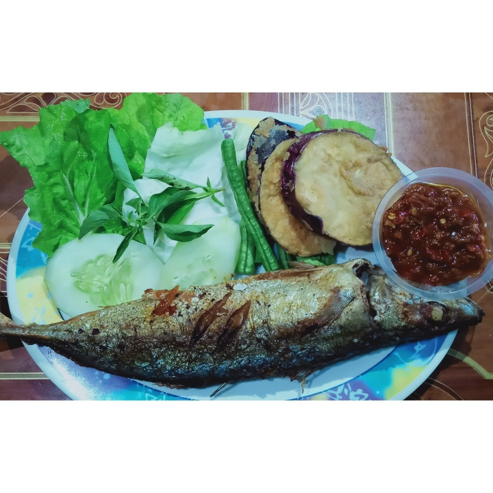 Lalapan Ikan Layang Batang