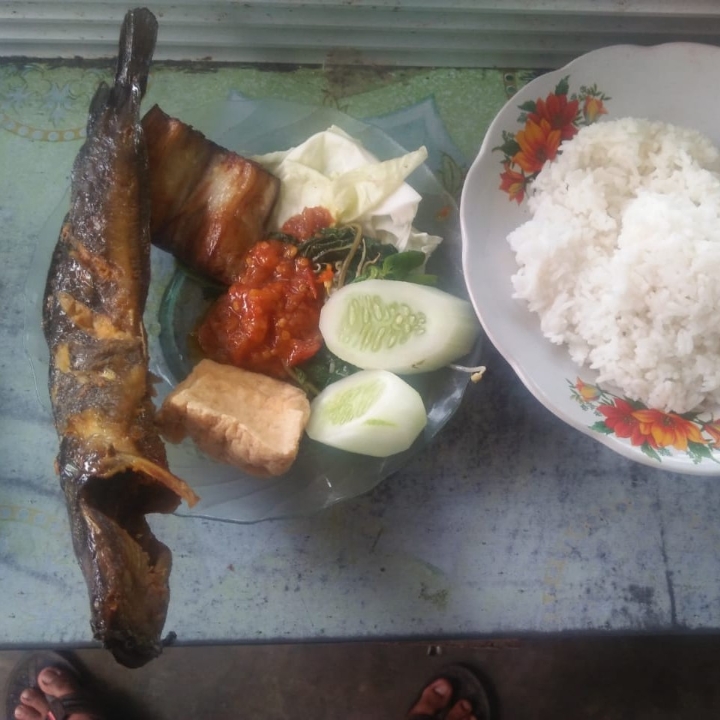 Lalapan Ikan Lele