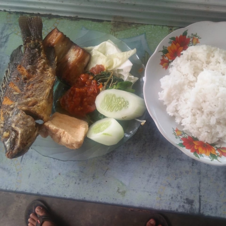 Lalapan Ikan Nila