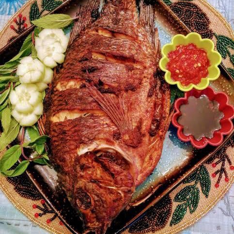 Lalapan Ikan Nila Goreng