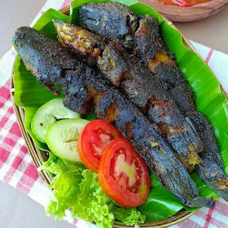 Lalapan Lele Bakar Plus Nasi