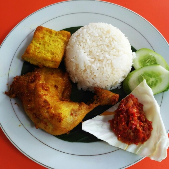 Lalapan Nasi Ayam 