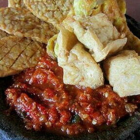 Lalapan Nasi Tahu Tempe Telur