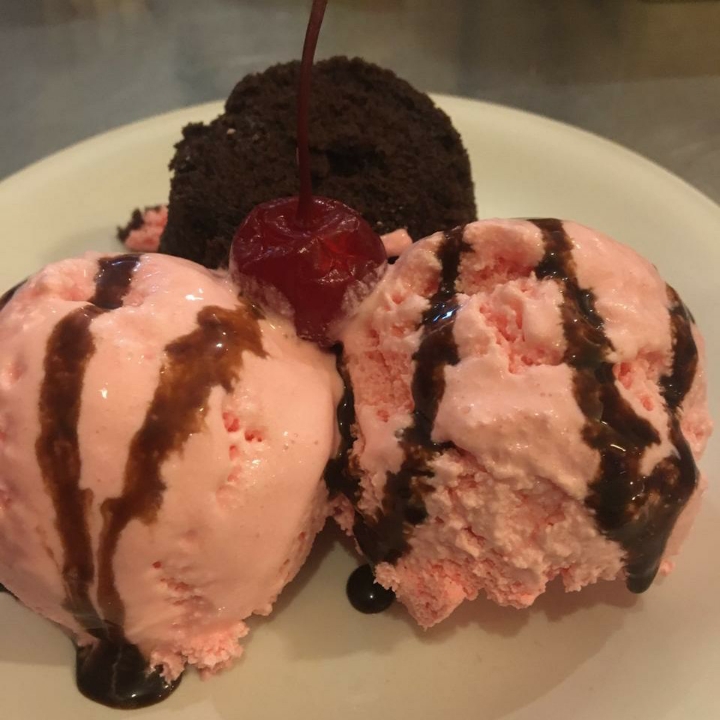 Lava Cake With Ice Crea