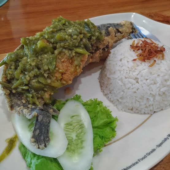 Lele Cabe Ijo Sama Nasi