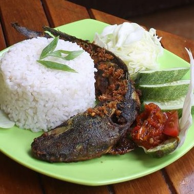 Lele Goreng Plus Nasi