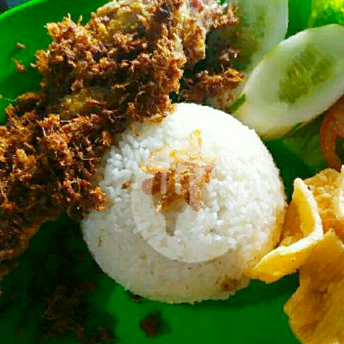 Lele Pake Nasi Tambah Manis Dingin