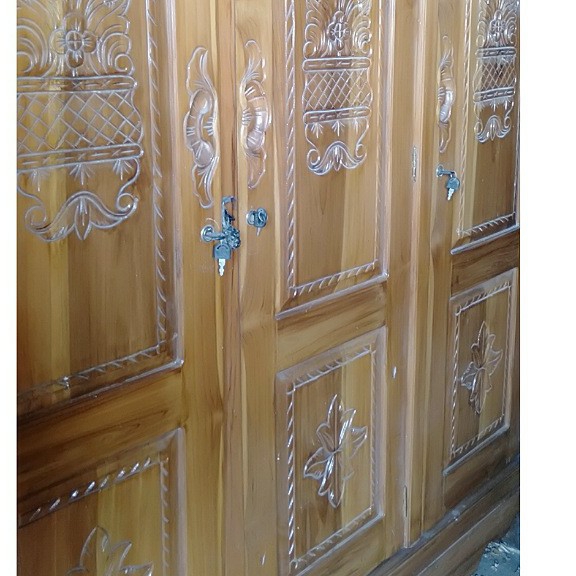 Lemari Pintu III Sleding Bawah Laci 4