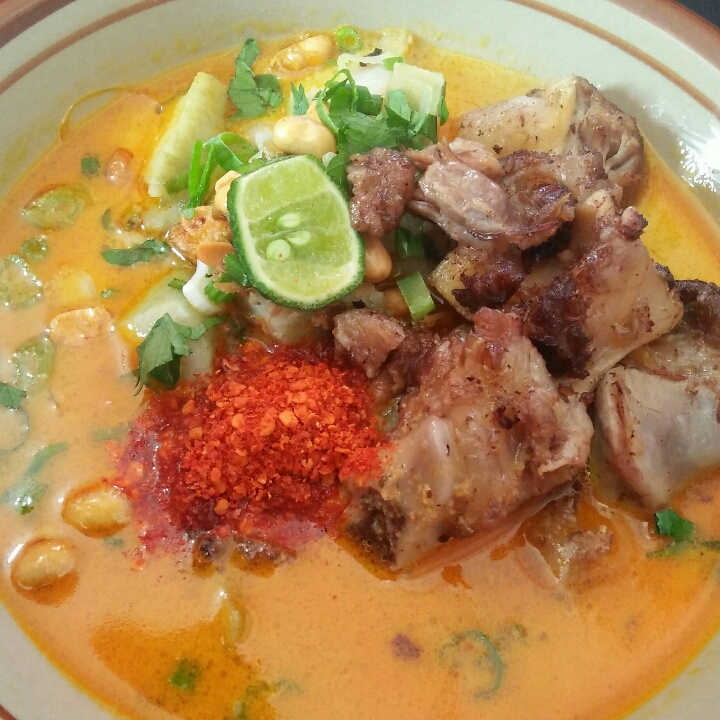 Lontong Kari iga sapi