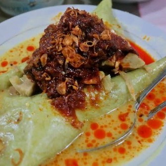 Lontong Khas Banjar Lauk Ayam Ras