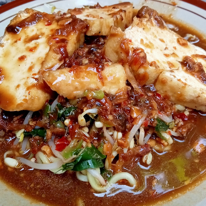 Lontong Mie 