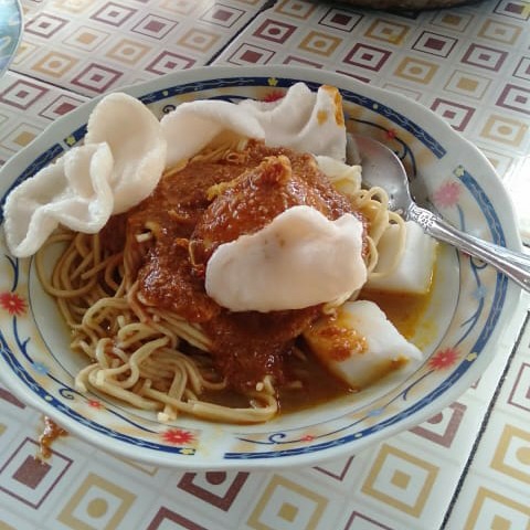 Lontong Mie