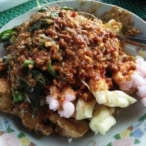 Lontong Pecal