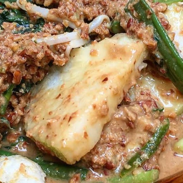 Lontong Pecal