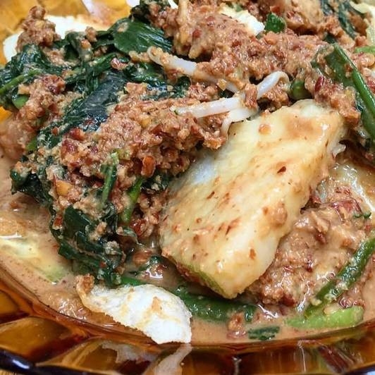 Lontong Pecal