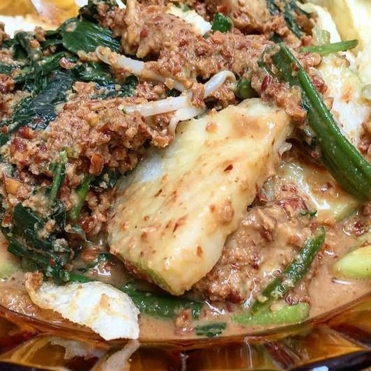 Lontong Pecal