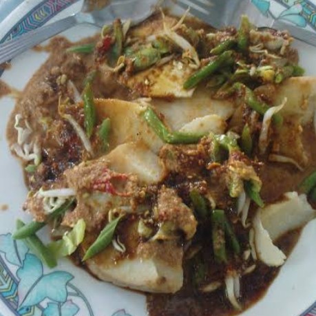 Lontong Pecel