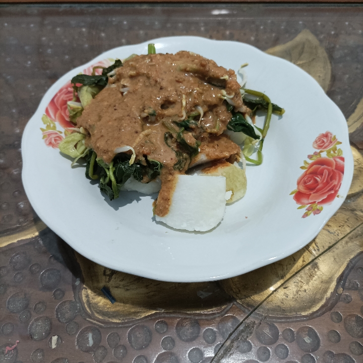 Lontong Pecel