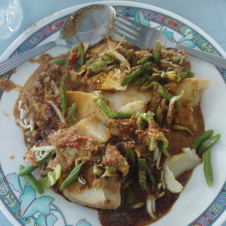 Lontong Pecel