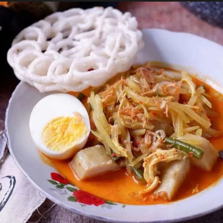 Lontong Sayur Dan Ayam